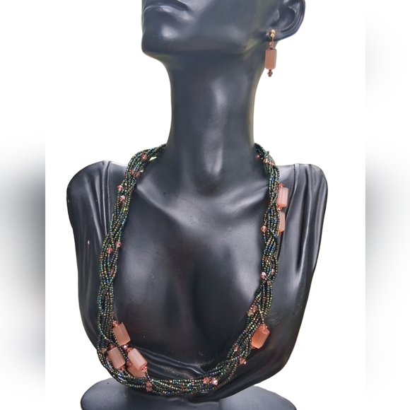 VINTAGE PINK & GREEN CZECH GLASS SEED BEAD NECKLACE & EARRINGS SET - Picture 1 of 9